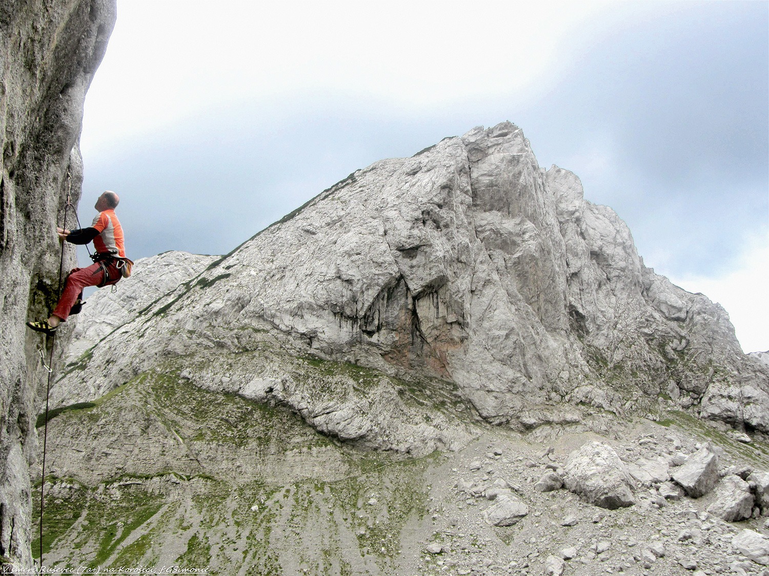 Dopoldne alpinist v Dedcu, popoldne športni plezalec v plezališču. Arhiv Albina Simoniča